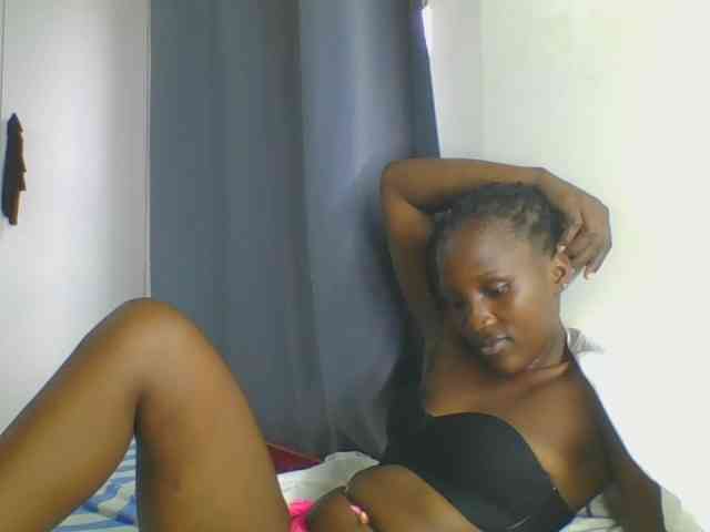 Smilingbeibylove webcam