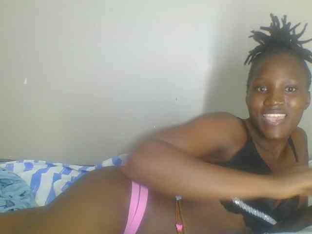 Smilingbeibylove webcam