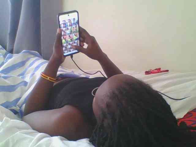Smilingbeibylove webcam