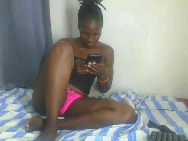 Smilingbeibylove webcam