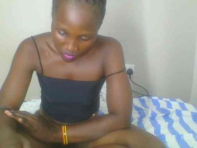 Smilingbeibylove webcam