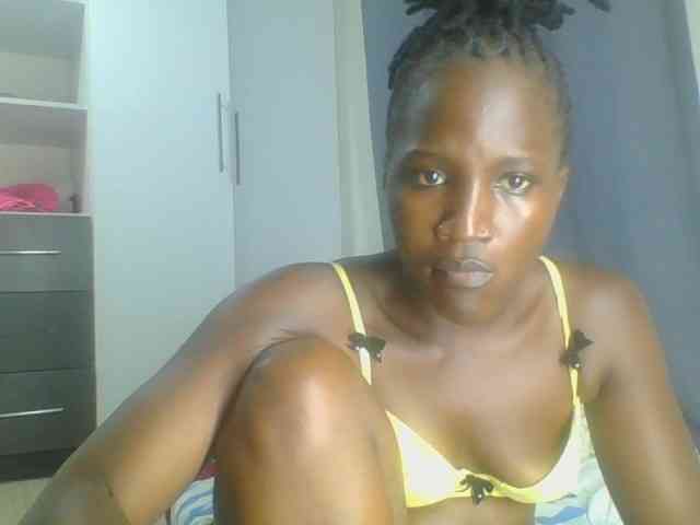 Smilingbeibylove webcam