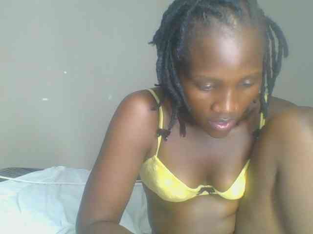 Smilingbeibylove webcam