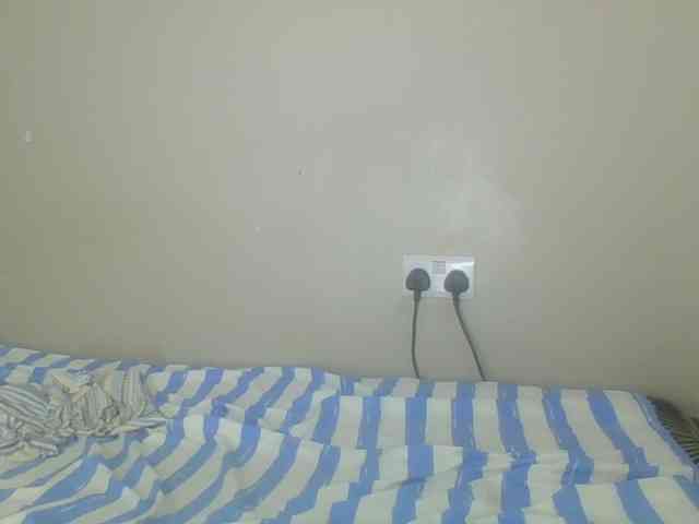 Smilingbeibylove webcam