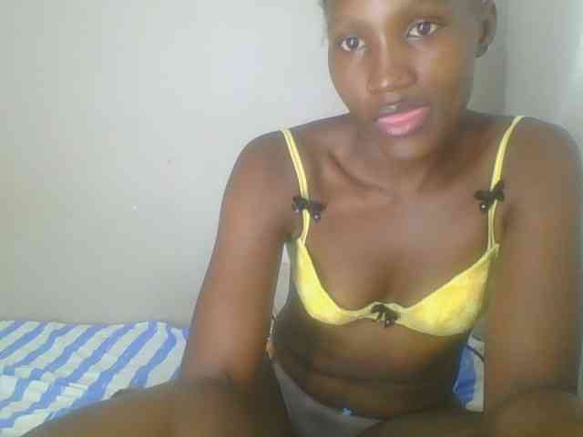 Smilingbeibylove webcam