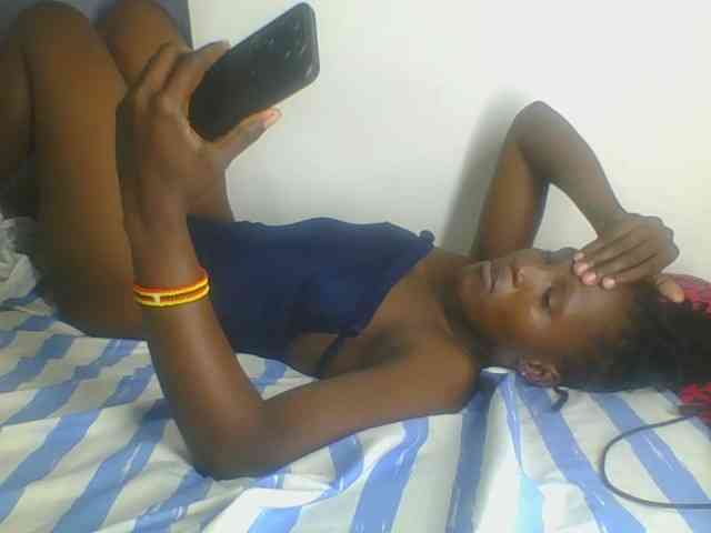 Smilingbeibylove webcam