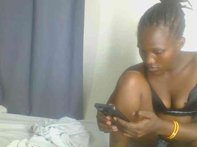 Smilingbeibylove webcam