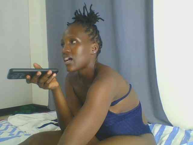 Smilingbeibylove webcam