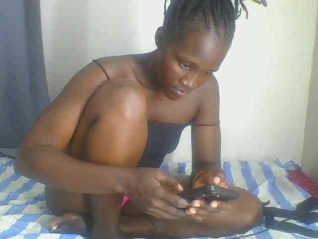 Smilingbeibylove webcam