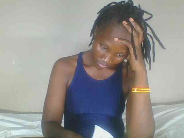 Smilingbeibylove webcam