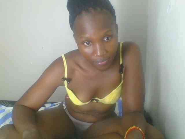 Smilingbeibylove webcam