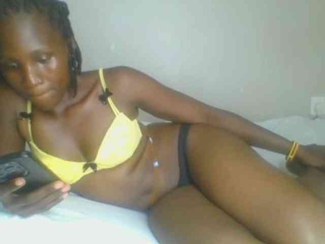 Smilingbeibylove webcam
