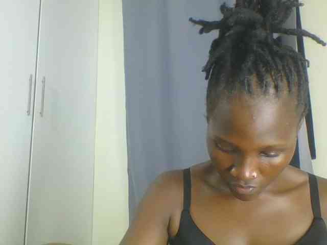 Smilingbeibylove webcam