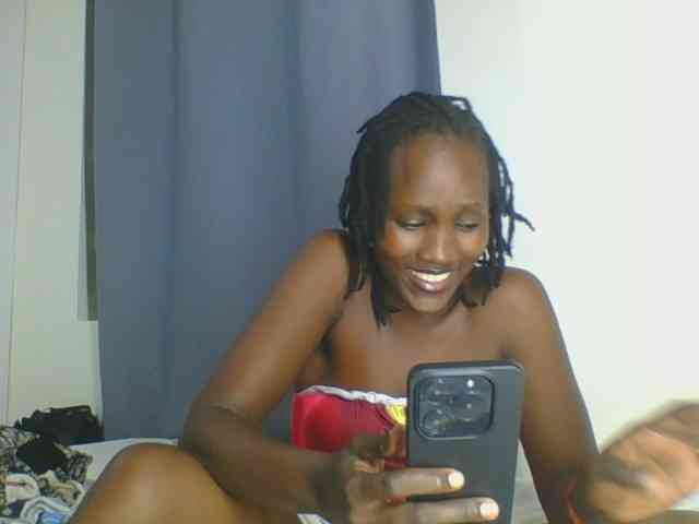 Smilingbeibylove webcam