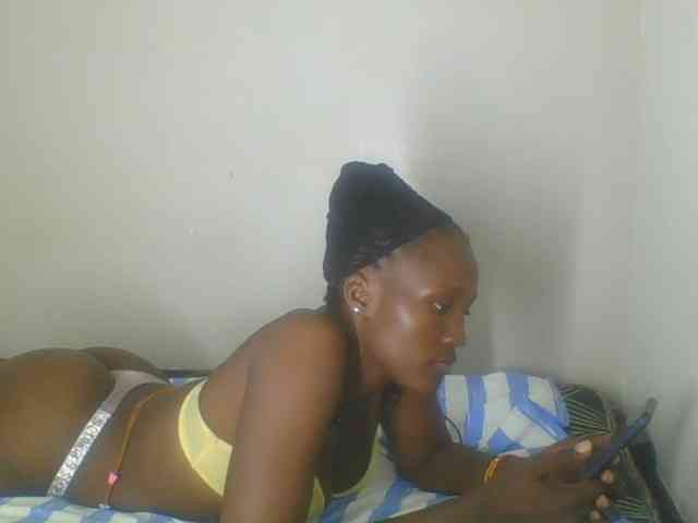 Smilingbeibylove webcam