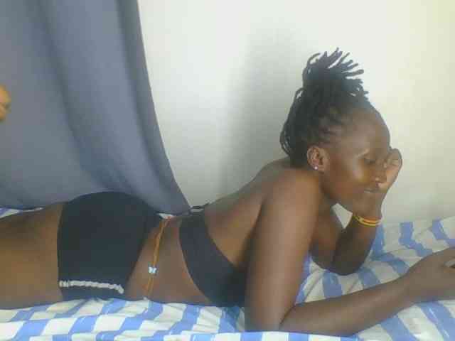 Smilingbeibylove webcam