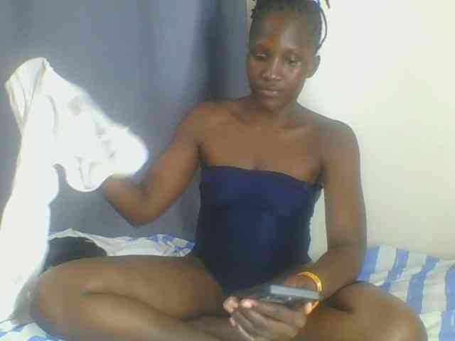 Smilingbeibylove webcam