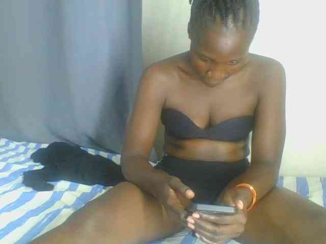 Smilingbeibylove webcam