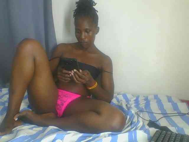 Smilingbeibylove webcam