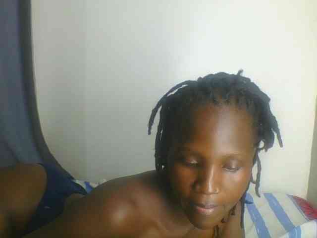 Smilingbeibylove webcam