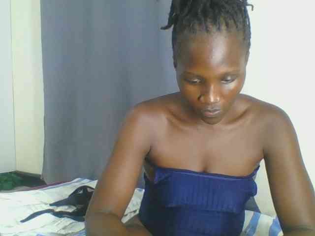 Smilingbeibylove webcam