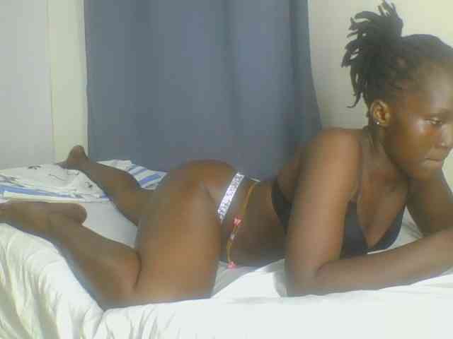 Smilingbeibylove webcam