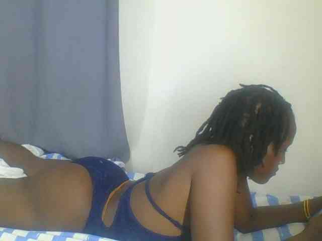 Smilingbeibylove webcam