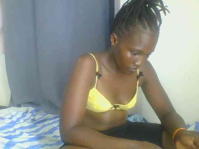 Smilingbeibylove webcam