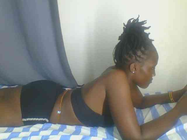 Smilingbeibylove webcam