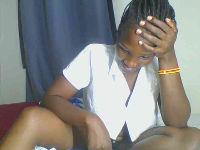 Smilingbeibylove webcam