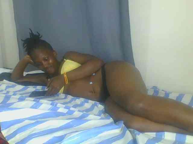 Smilingbeibylove webcam