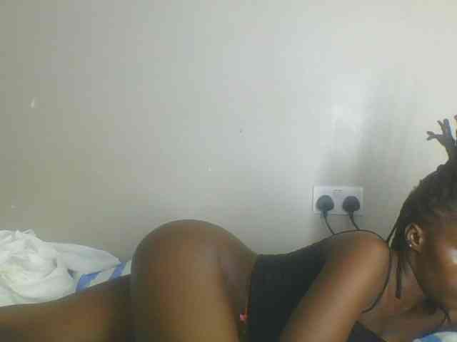 Smilingbeibylove webcam