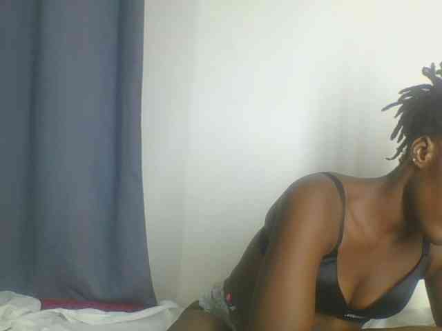 Smilingbeibylove webcam