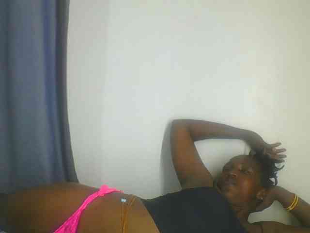 Smilingbeibylove webcam