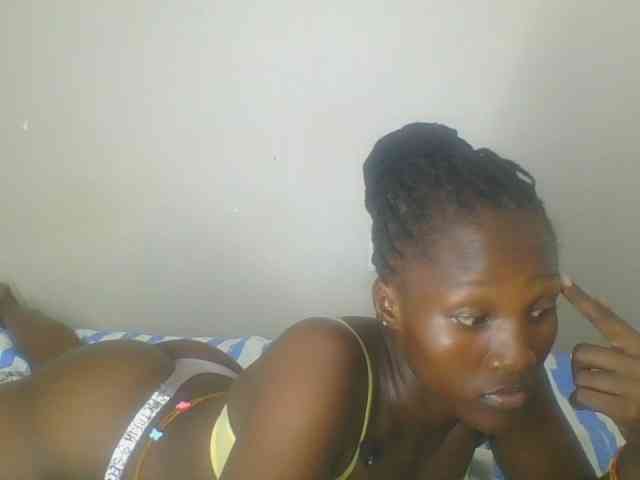 Smilingbeibylove webcam