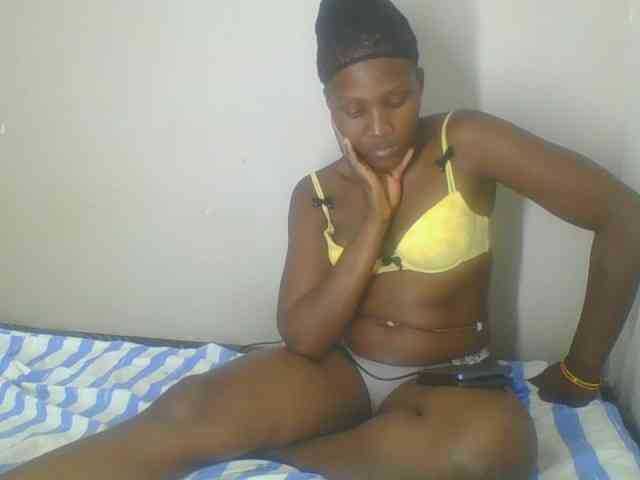 Smilingbeibylove webcam
