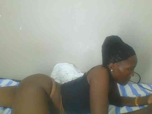 Smilingbeibylove webcam