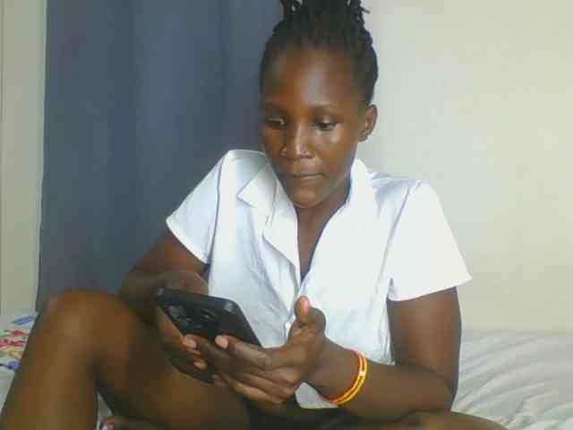 Smilingbeibylove webcam