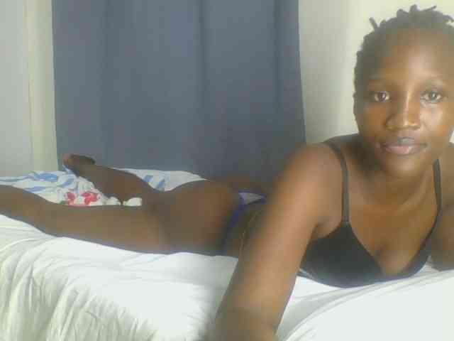 Smilingbeibylove webcam