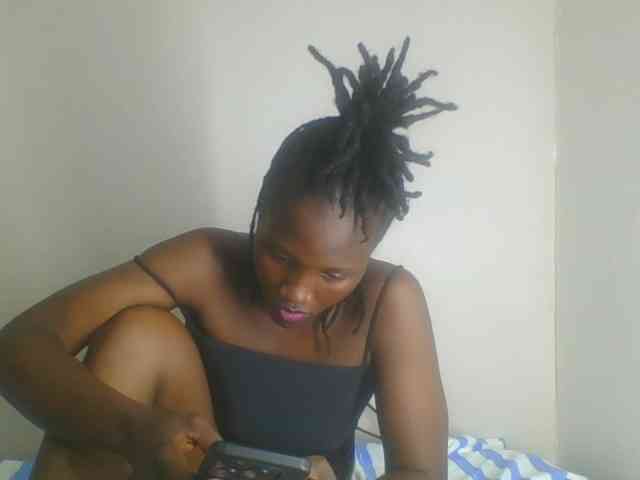 Smilingbeibylove webcam