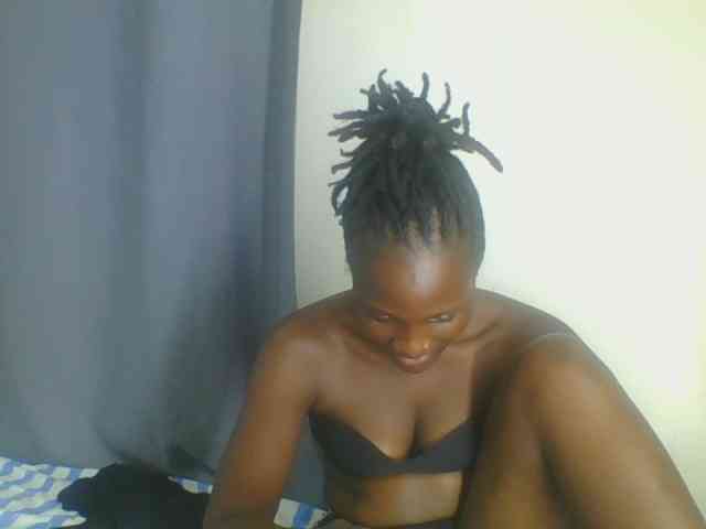 Smilingbeibylove webcam