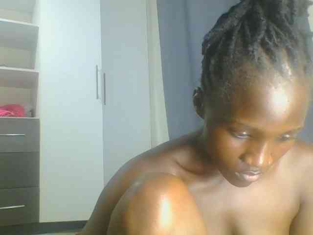 Smilingbeibylove webcam