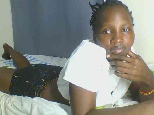 Smilingbeibylove webcam
