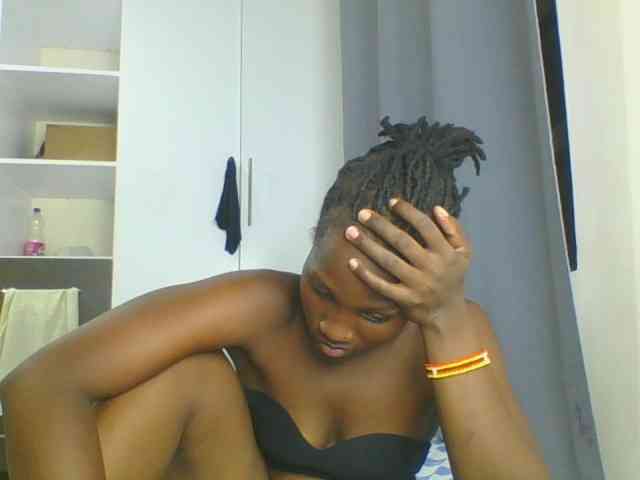 Smilingbeibylove webcam