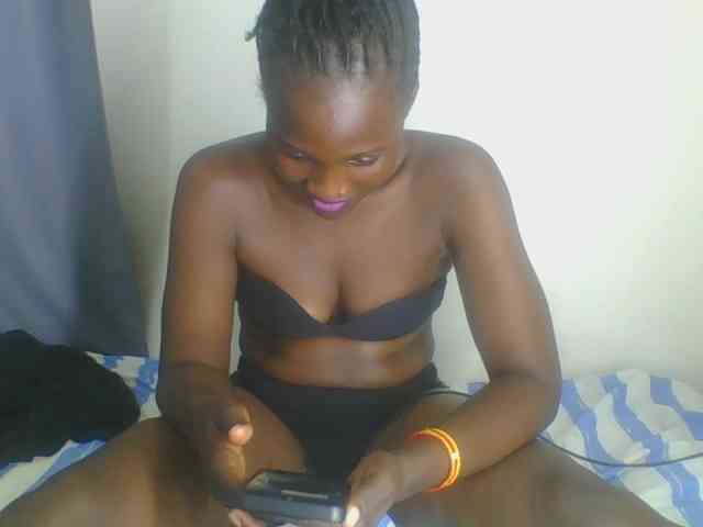 Smilingbeibylove webcam