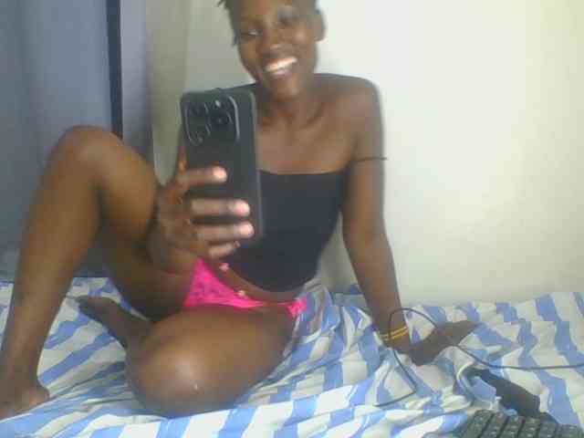 Smilingbeibylove webcam
