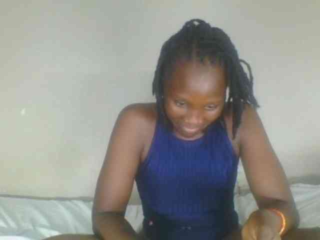 Smilingbeibylove webcam
