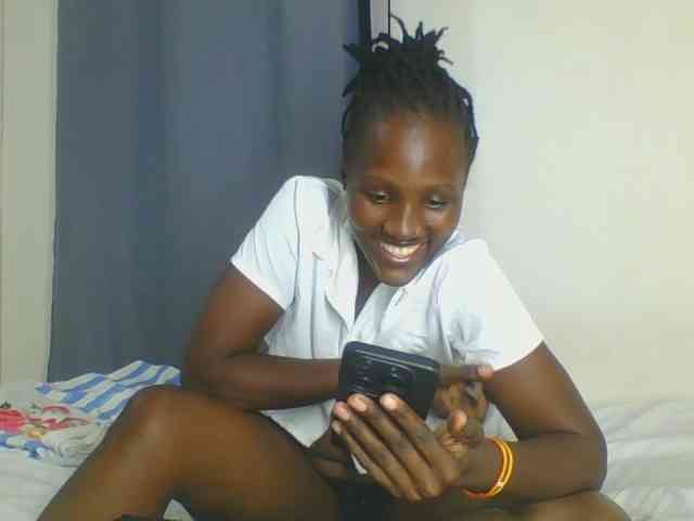 Smilingbeibylove webcam