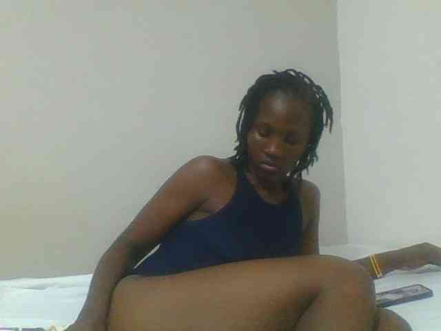 Smilingbeibylove webcam