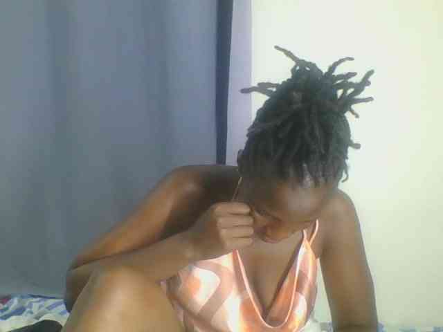Smilingbeibylove webcam